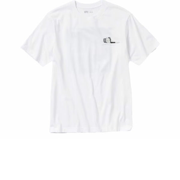 KAWS X UNIQLO UT SHORT SLEEVE ARTBOOK COVER TEE WHITE FW23 (US SIZING)