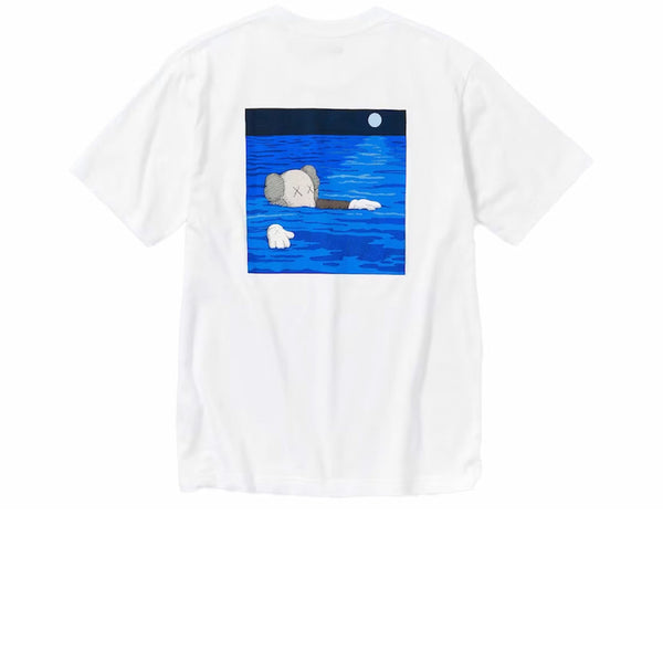 KAWS X UNIQLO UT SHORT SLEEVE ARTBOOK COVER TEE WHITE FW23 (ASIA SIZING)